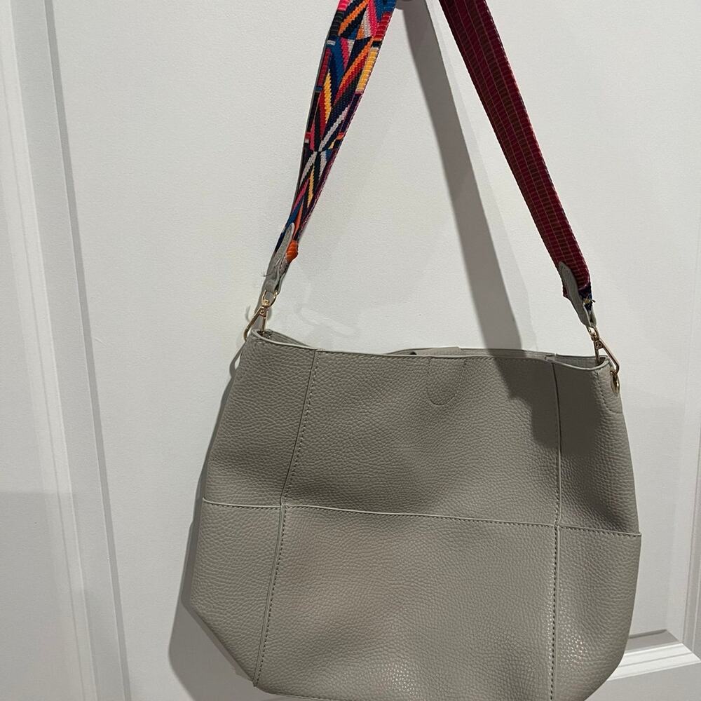 Vegan leather purse with changeable strap